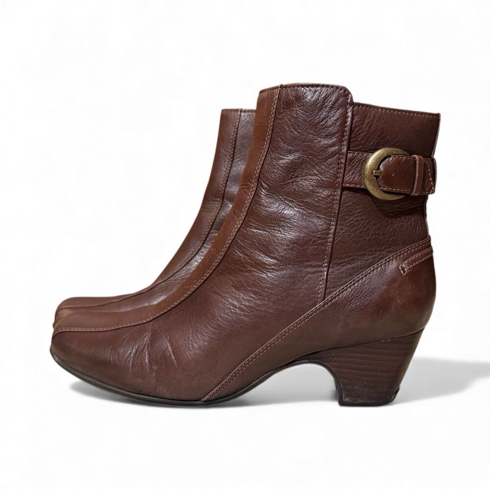 Clarks Boots Women’s Size 9.5 Brown Leather Heels Buckle Design Feature Boots